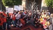 Foto ilustrativa de la nota titulada: MC lleva a Sheinbaum un "Monumento a la Antiecología"