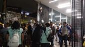 Foto ilustrativa de la nota titulada: Pasajeros de la Línea 3 del Metro caminan por las vías tras falla eléctrica (Video)