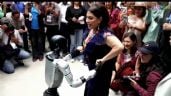 Foto ilustrativa de la nota titulada: Clara Brugada baila con un robot en la inauguración de la Utopía Ceylán en Azcapotzalco (Video)