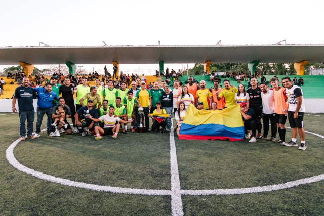 vence-mexico-a-colombia-en-partido-amistoso-de-futbol-rapido_b