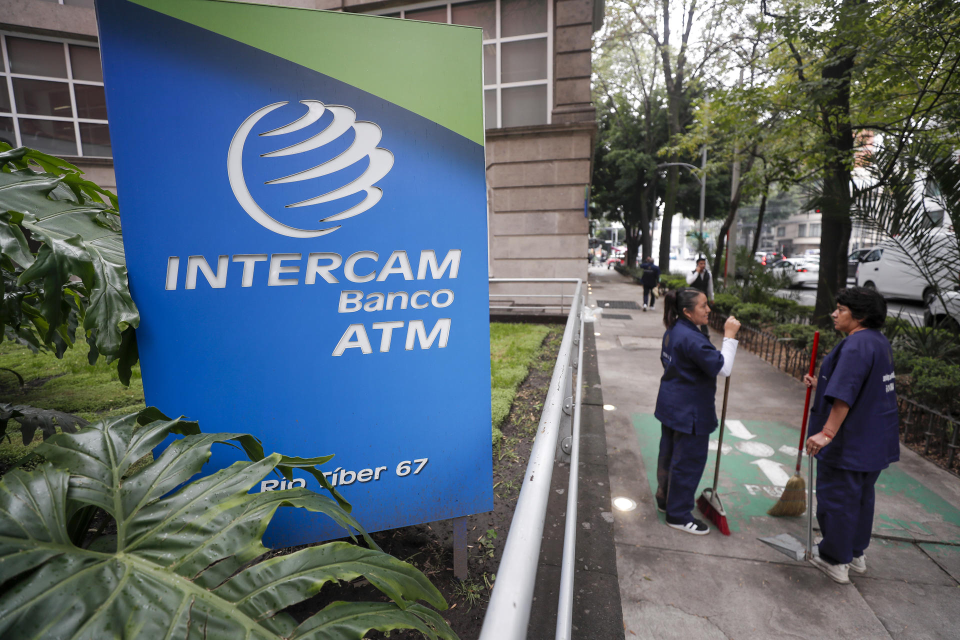 Tres claves sobre los bancos mexicanos y la casa de bolsa vetados por EE.UU.