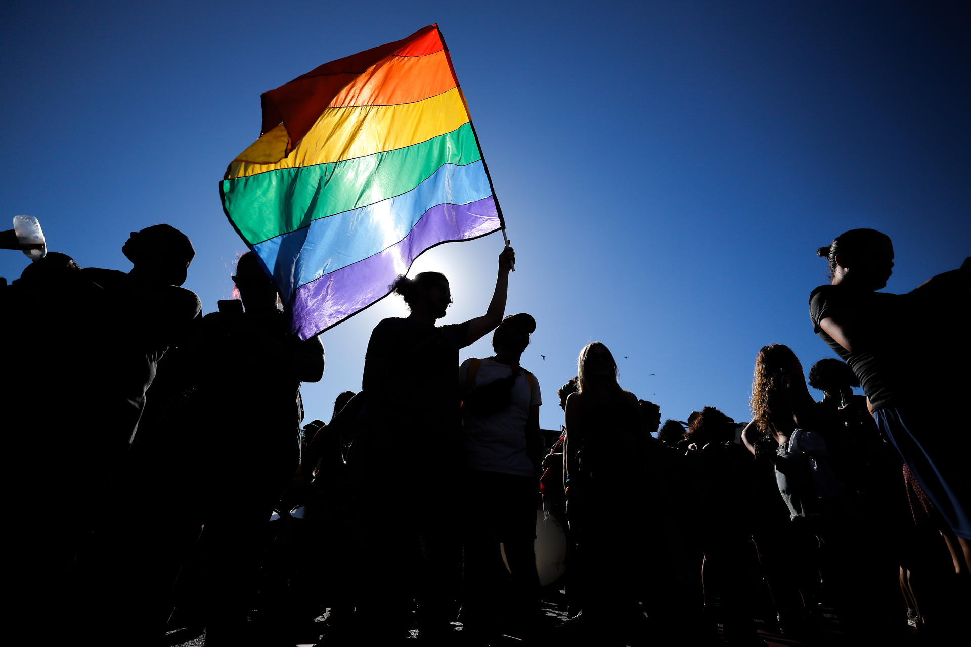 ONG en México alerta del “pánico” en juventudes LGTBI a “discursos de odio” de políticos
