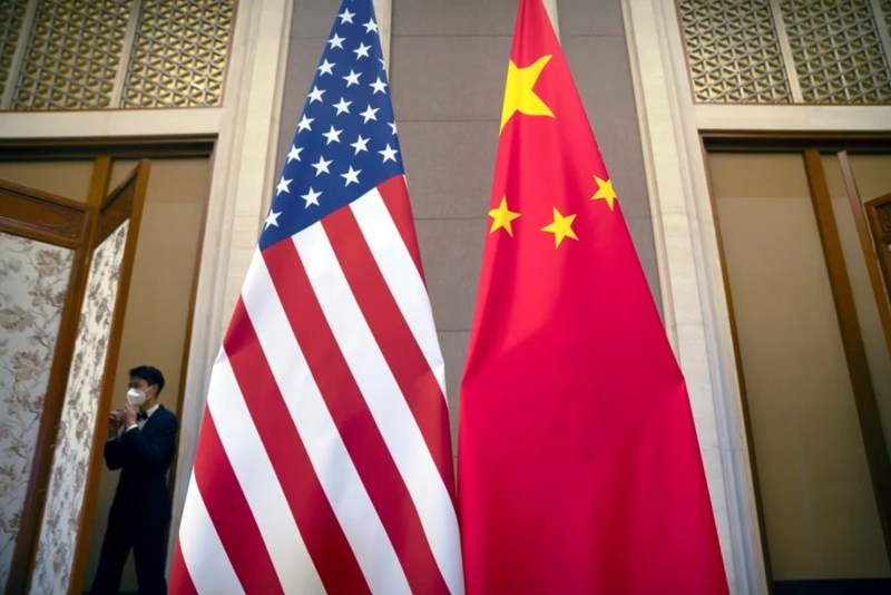 Revela Trump que ya se firmó un pacto arancelario con China - banderas-eeuu-estados-unidos-china-1024x683