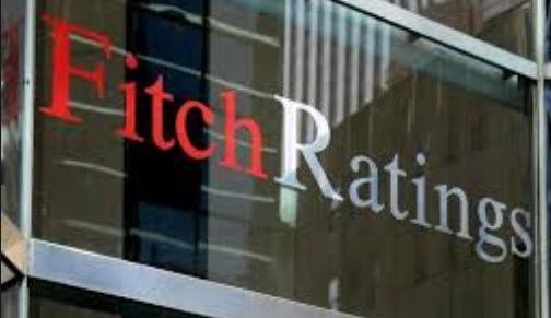 Fitch degrada calificaciones de bancos y bolsa mexicanos por acusaciones de lavado en EE.UU.