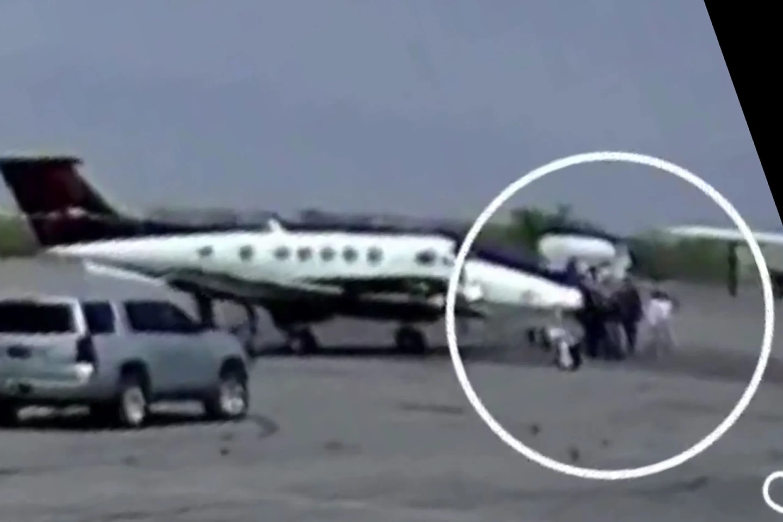 Se difunde grabación del momento exacto en que aterrizo El Mayo Zambada y El Hijo del Chapo Guzman
