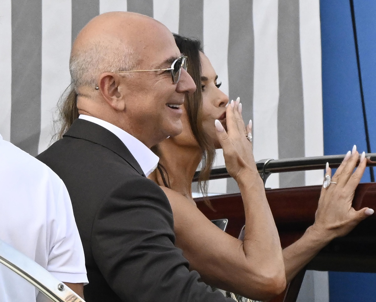 Jeff Bezos y Lauren Sánchez se dan el “sí” en exclusiva ceremonia en Venecia