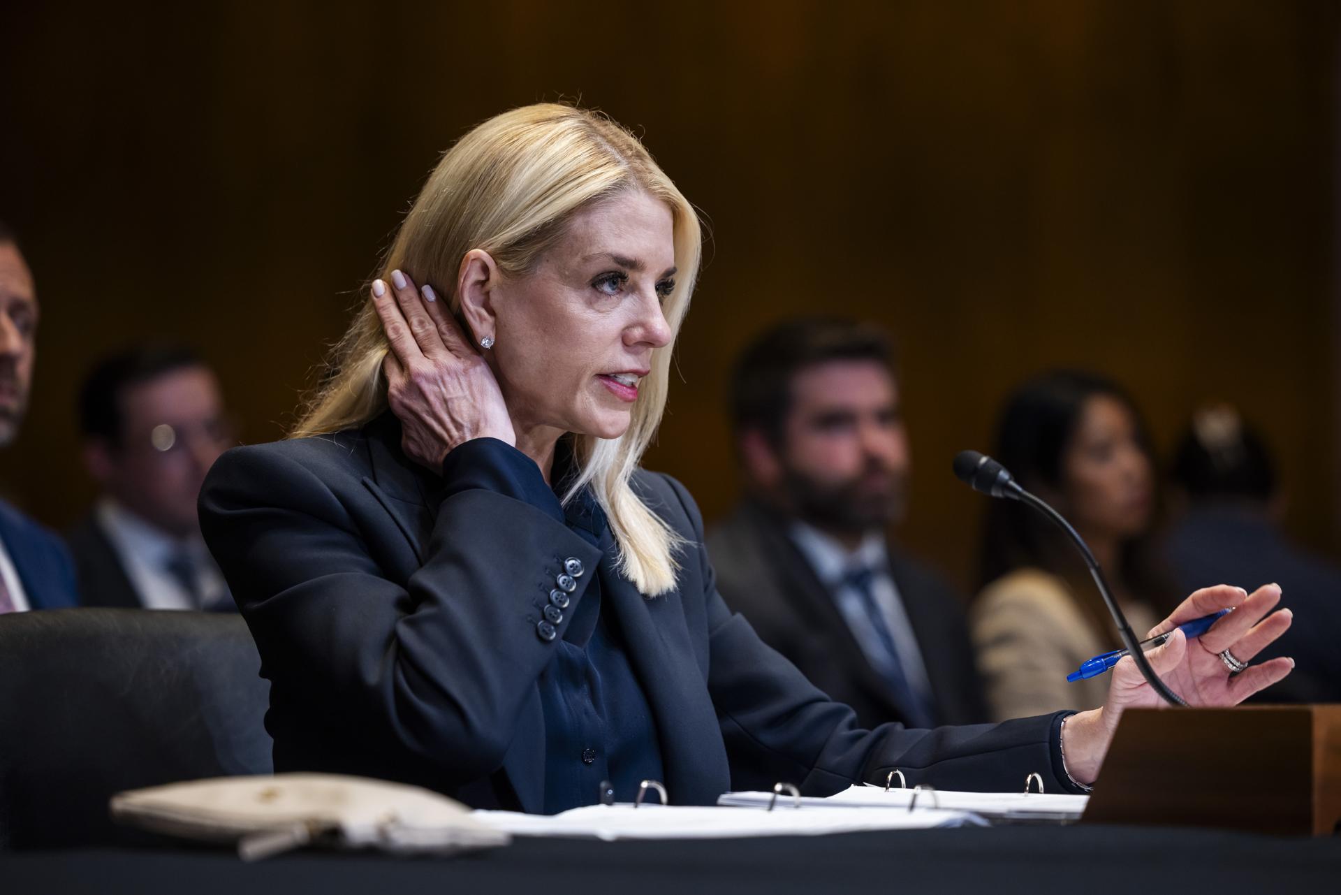 “No está muy informada”: Sheinbaum tras calificativos de fiscal Bondi sobre México