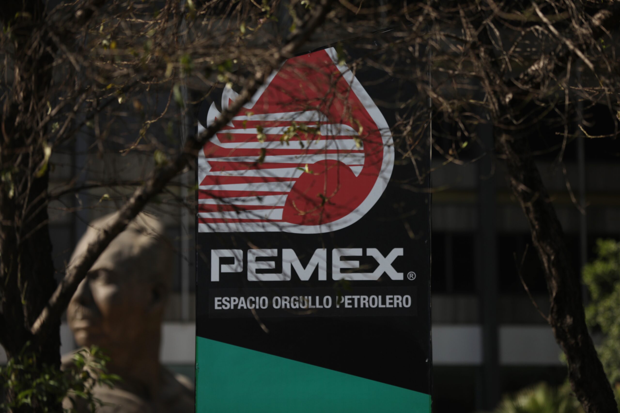 Falta pagar a proveedores de Pemex, no hay riesgo en la operación: Sheinbaum