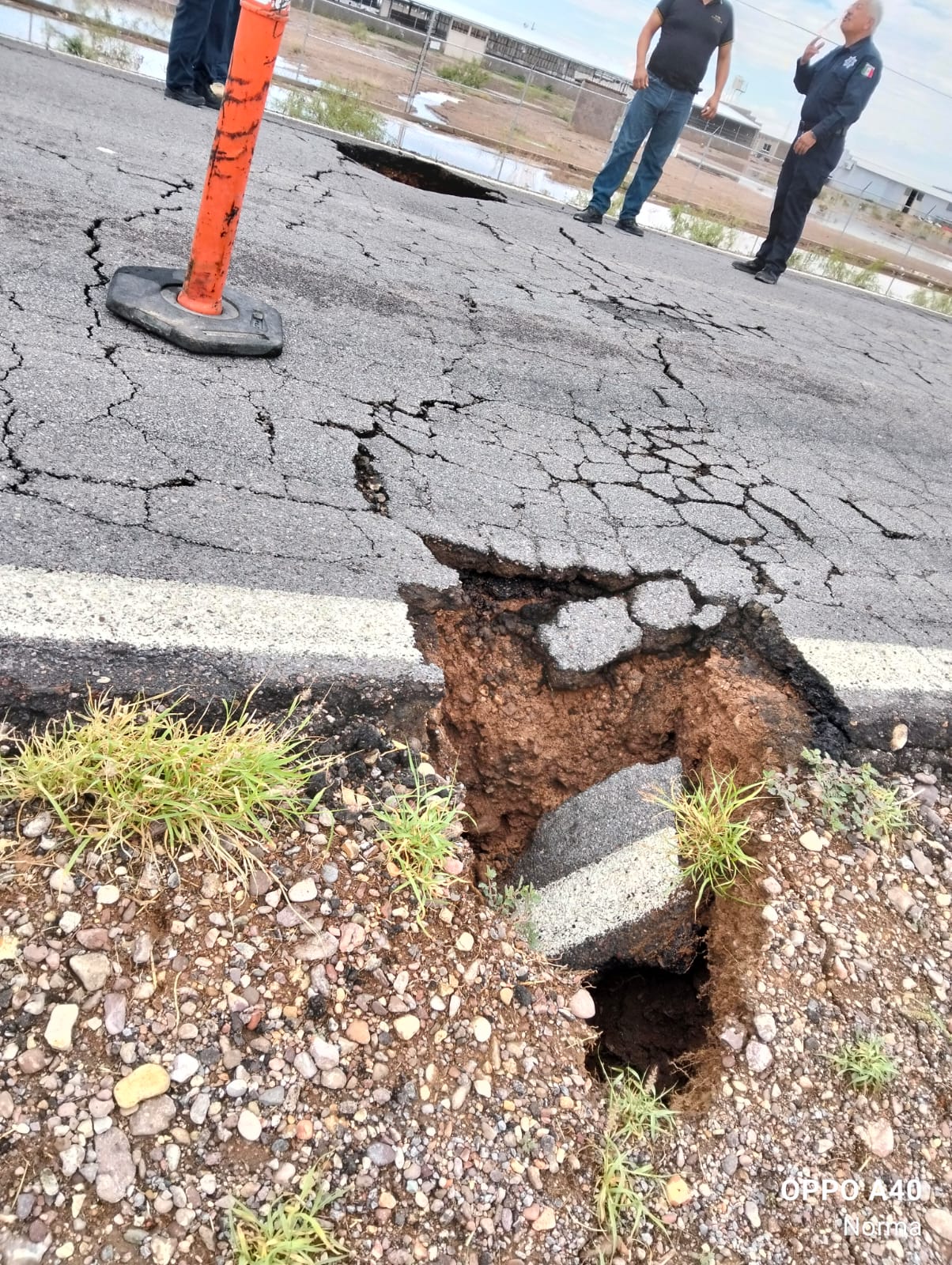Cierran carretera Aldama–Ojinaga por socavón
