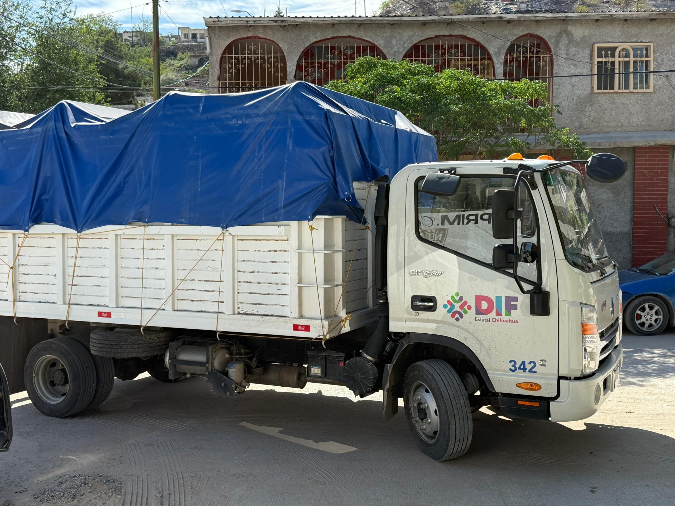 Distribuye Gobierno del Estado apoyos en colonias afectadas por las lluvias