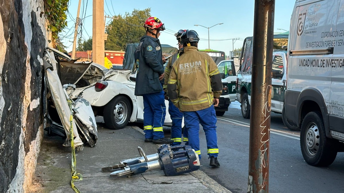 Accidente vial en la CDMX deja 3 jóvenes muertos
