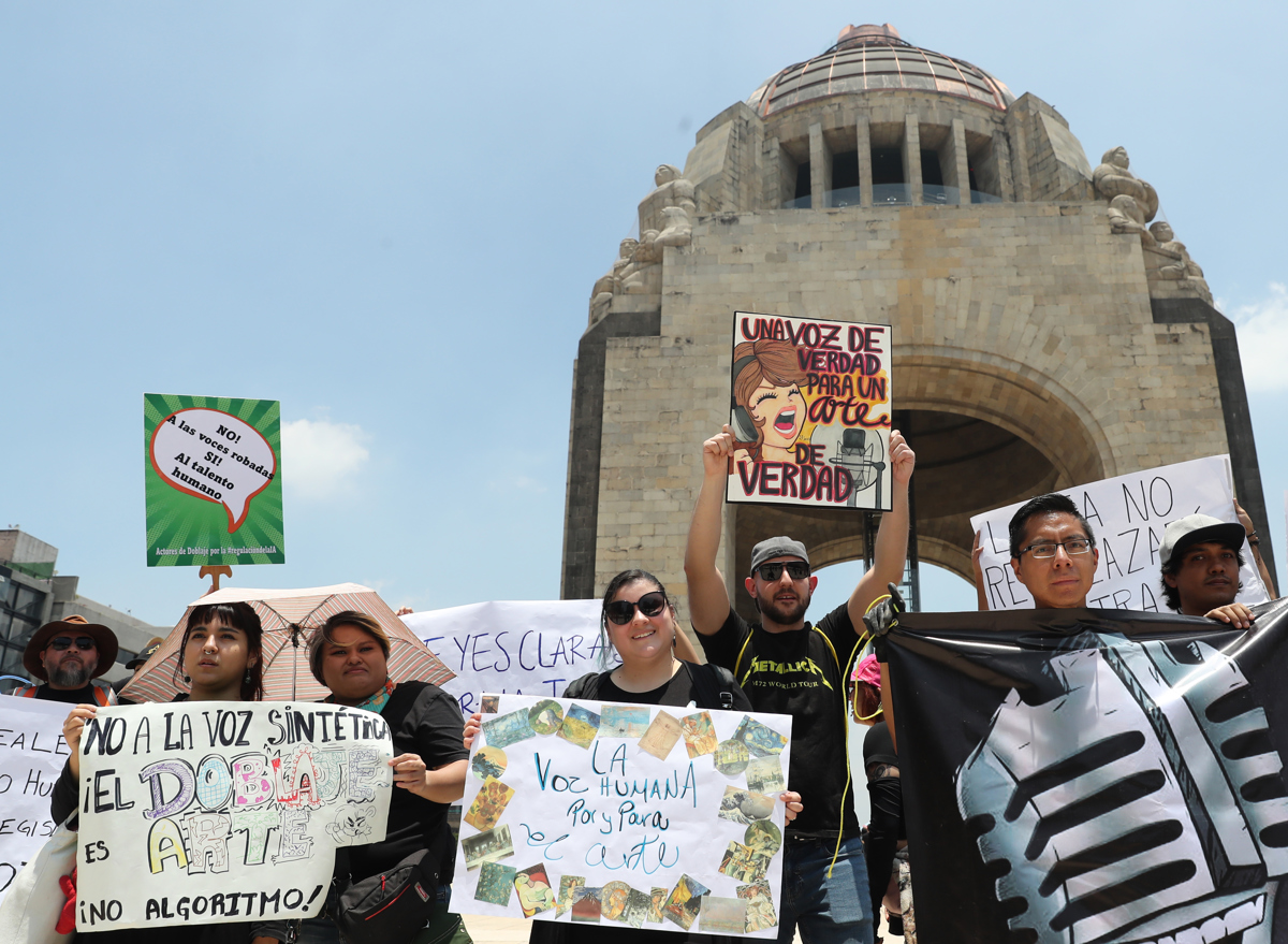 Artistas protestan en la CDMX; exigen regulación para proteger las voces ante clonación con IA