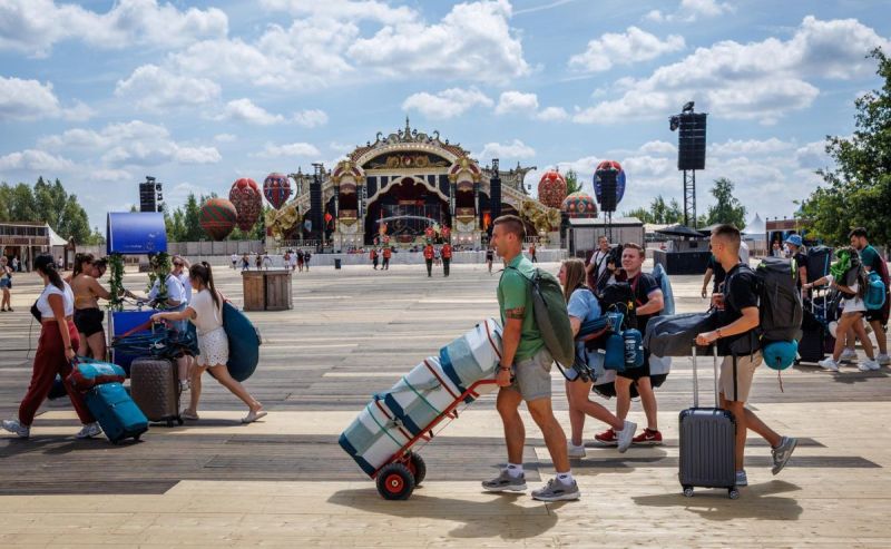 "Tomorrowland es más que su escenario", dicen asistentes tras incendio - asistentes-al-festival-de-musica-tomorrowland-2025
