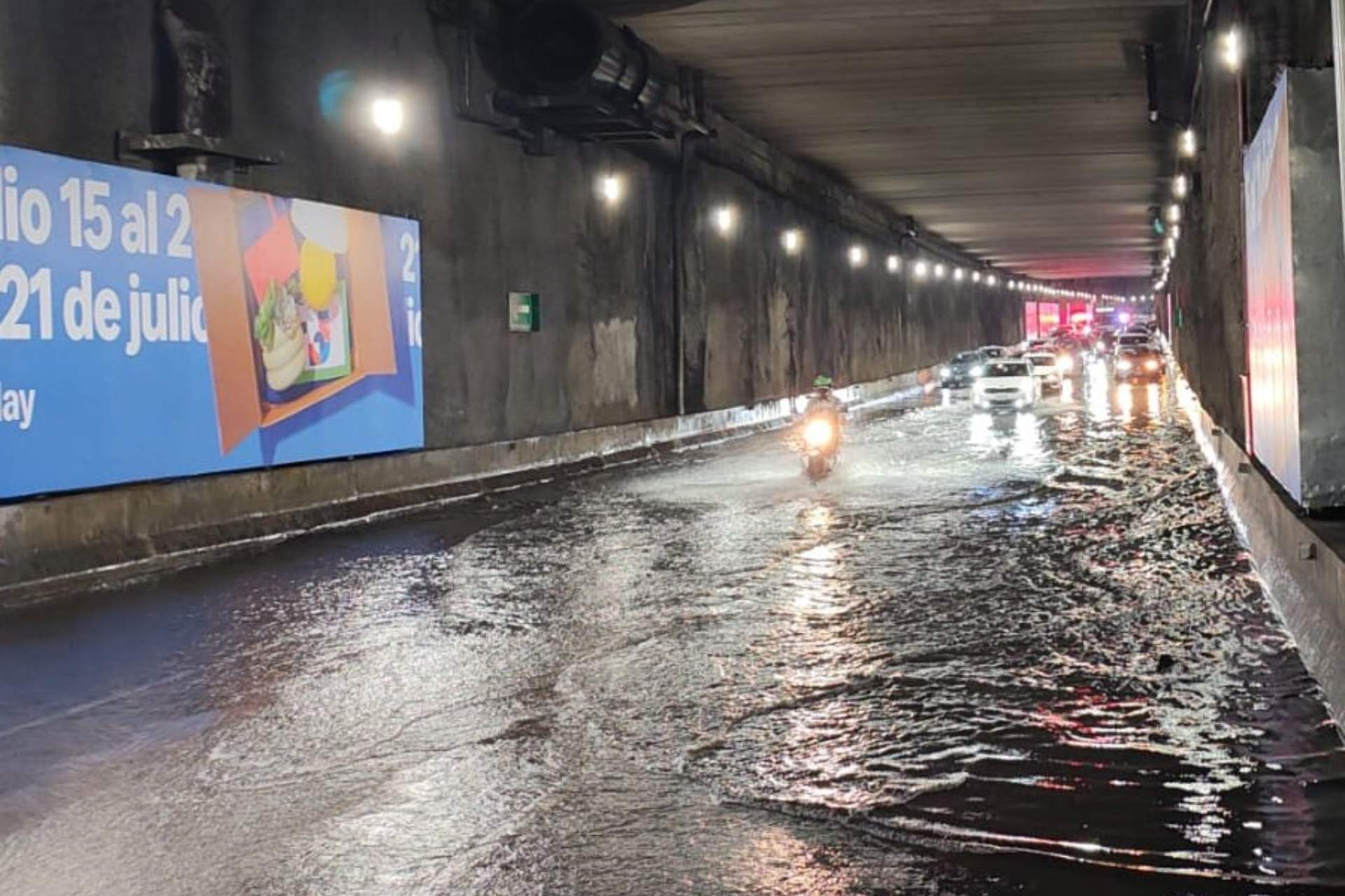 Encharcamientos e inundaciones por las fuertes lluvias de hoy sábado 12 de julio en la CDMX