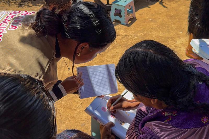 Jóvenes tzotziles luchan contra el analfabetismo de adultos mayores en Chiapas - fe796e86613f468d34d078e2b6cc14d72249f28cw-1024x683