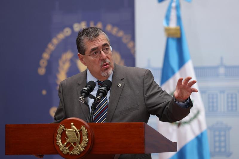 Sheinbaum se reunirá con el presidente Arévalo en la frontera con Guatemala - guatemala-bernardo-arevalo