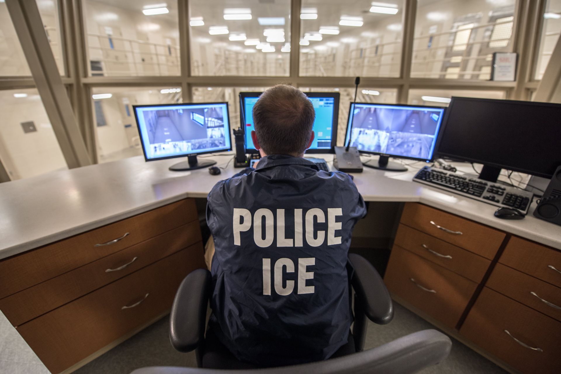 Advierten que presupuesto de Trump convierte al ICE en la mayor agencia de seguridad de EE.UU.