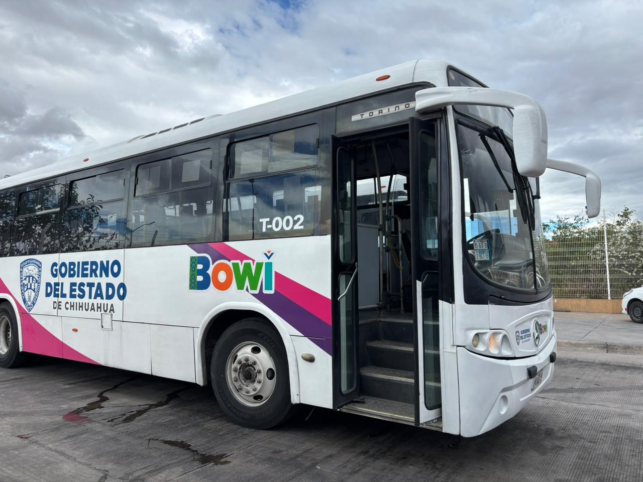 Bowí invita a usar la línea de atención por WhatsApp