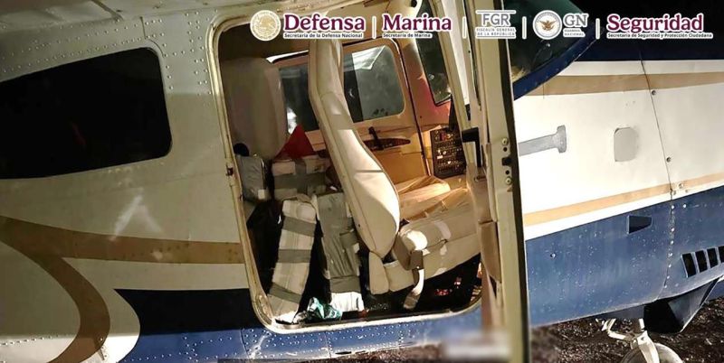 interceptan-aeronave-con-247-kilos-de-cocaina-en-colima-detienen-a-tres-2 Interceptan aeronave con 247 kilos de cocaína en Colima; detienen a tres - interceptan-aeronave-con-247-kilos-de-cocaina-en-colima-detienen-a-tres-2-1024x515