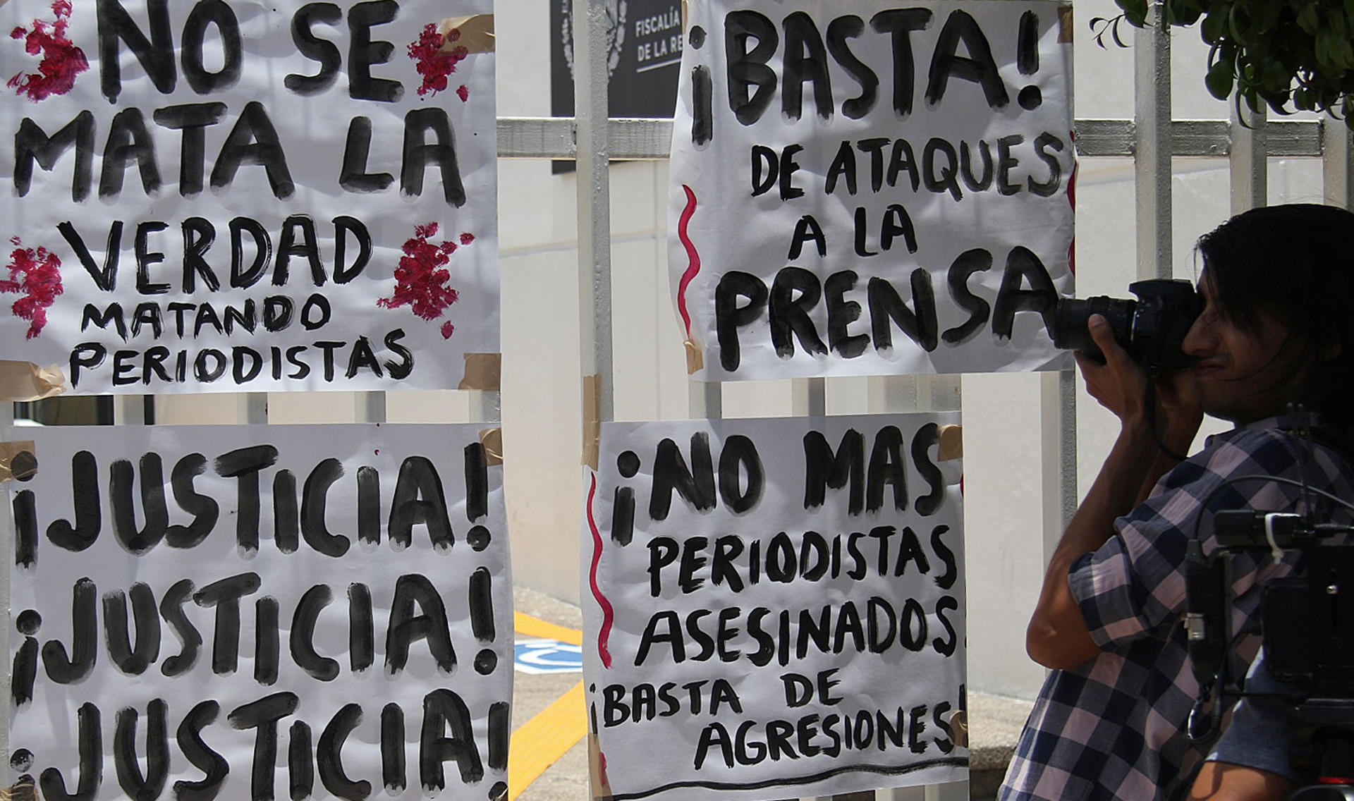 La SIP exige protección para dos periodistas amenazados en México
