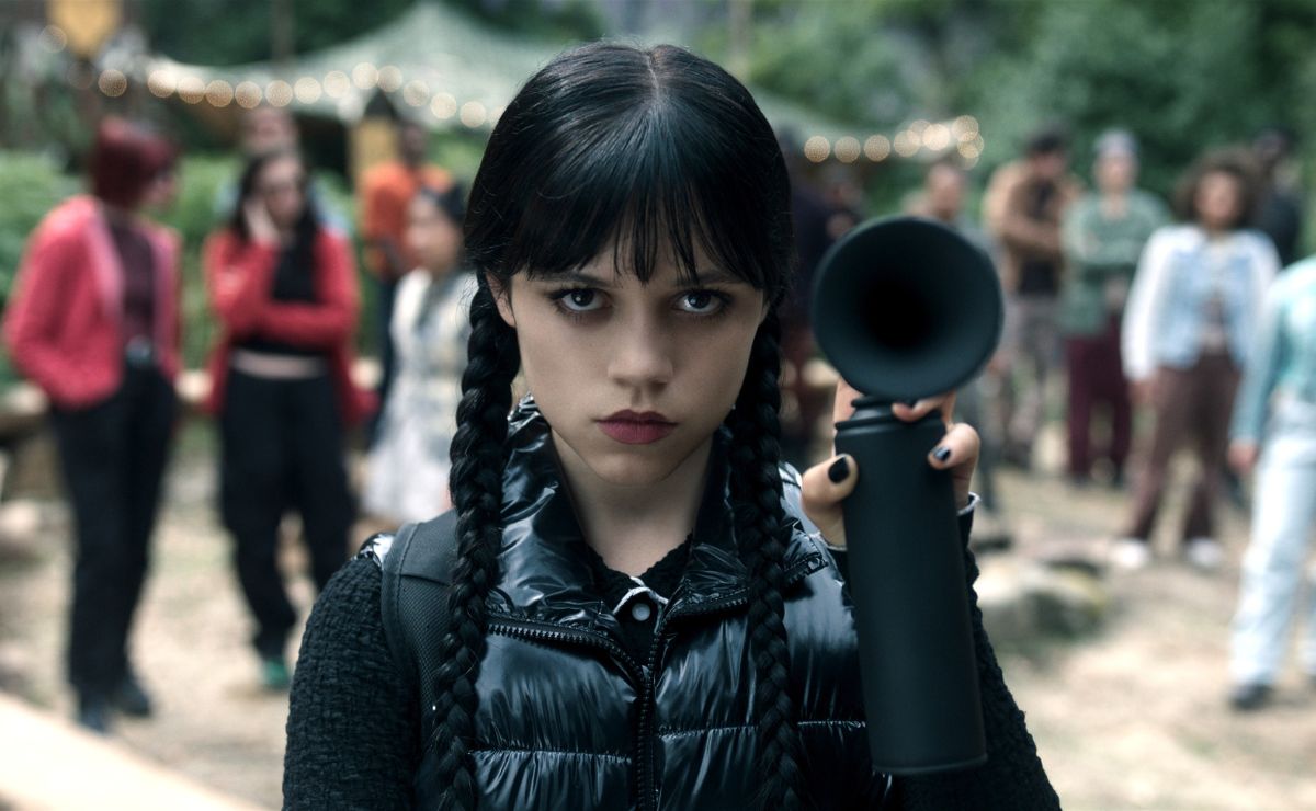 Netflix da un vistazo de la Temporada 2 de Merlina en tráiler oficial