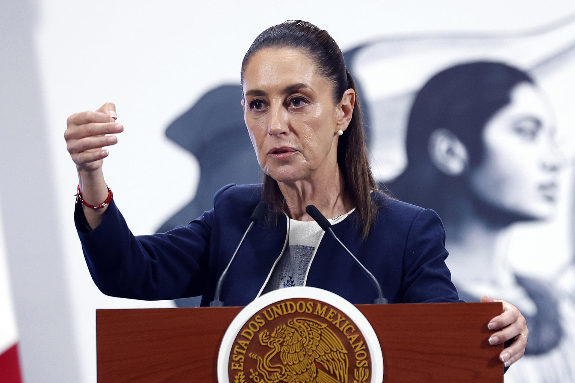 Sheinbaum llegar a un acuerdo con EE.UU. antes del 1 de agosto para evitar aranceles
