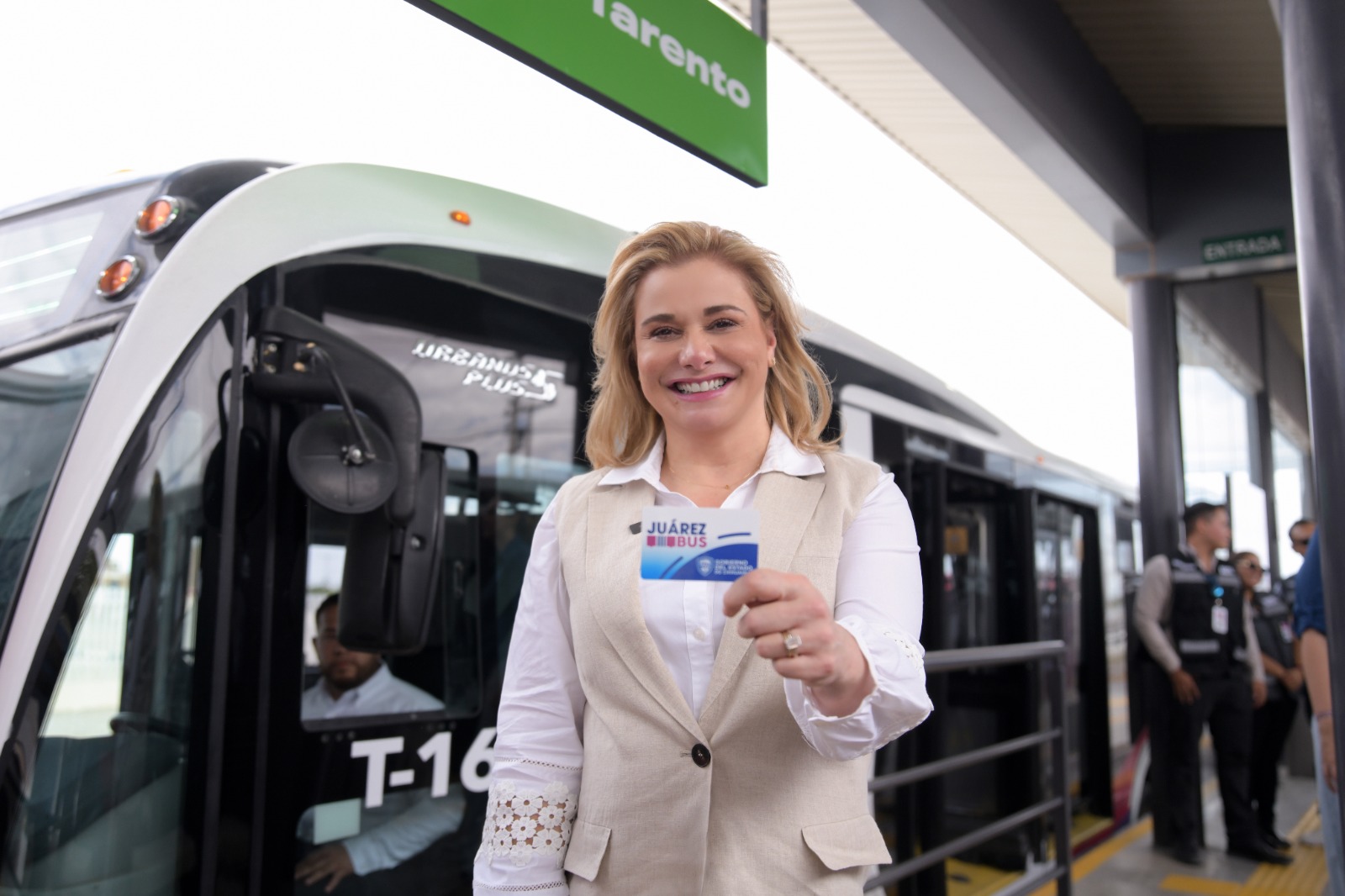 Maru Campos pone en marcha 9 estaciones más del BRT-1 en Ciudad Juárez