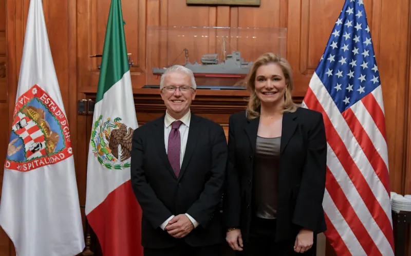 Maru Campos se reúne con el cónsul general de E.E.U.U. en Juárez