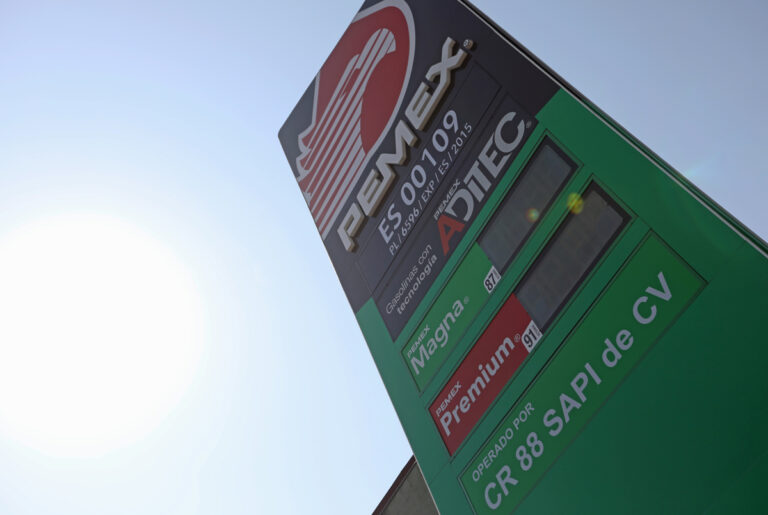 fitch-eleva-calificacion-a-pemex-tras-apoyo-de-gobierno-federal-pero-advierte-fragilidad