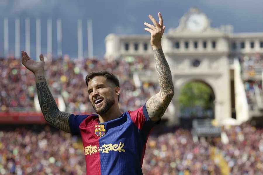 El Barcelona anuncia oficialmente la marcha de Íñigo Martínez