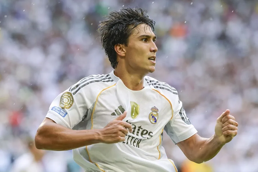 Gonzalo García amplía su contrato con el Real Madrid hasta 2030