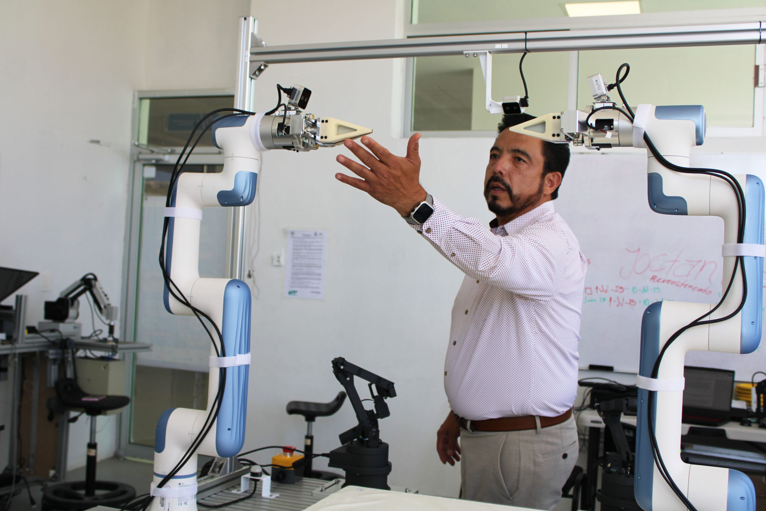Adquiere UTPN equipo de entrenamiento de robótica e Inteligencia Artificial