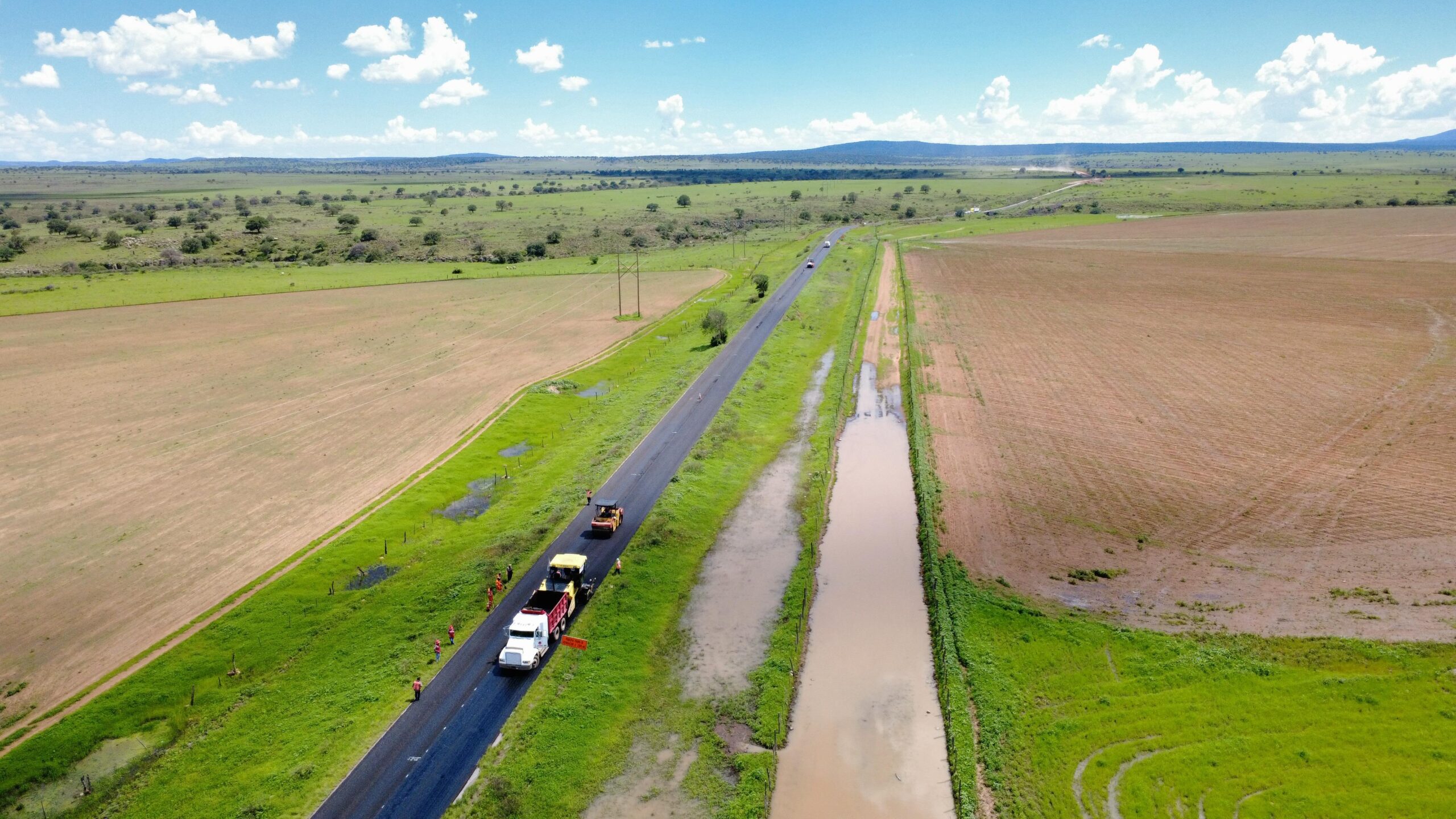 Reconstrucción de carretera La Quemada–Lázaro Cárdenas alcanza un 86 por ciento de avance