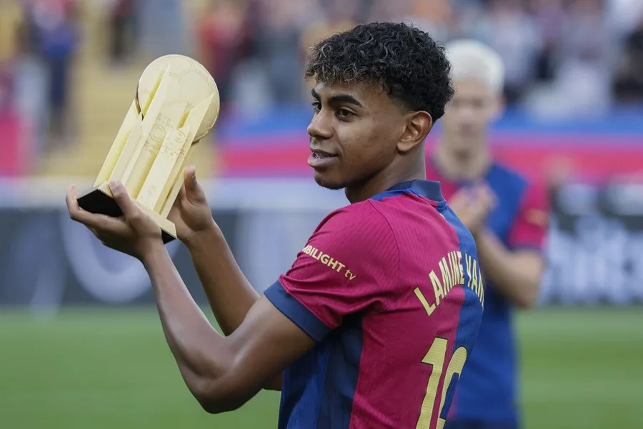 Lamin Yamal repite como candidato al trofeo Kopa