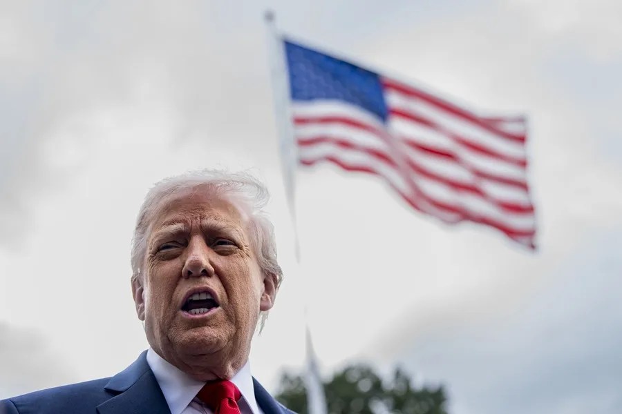 Trump, Kissinger, Mick Jagger y Dustin Hofman estaban en la agenda telefónica de Jeffrey Epstein