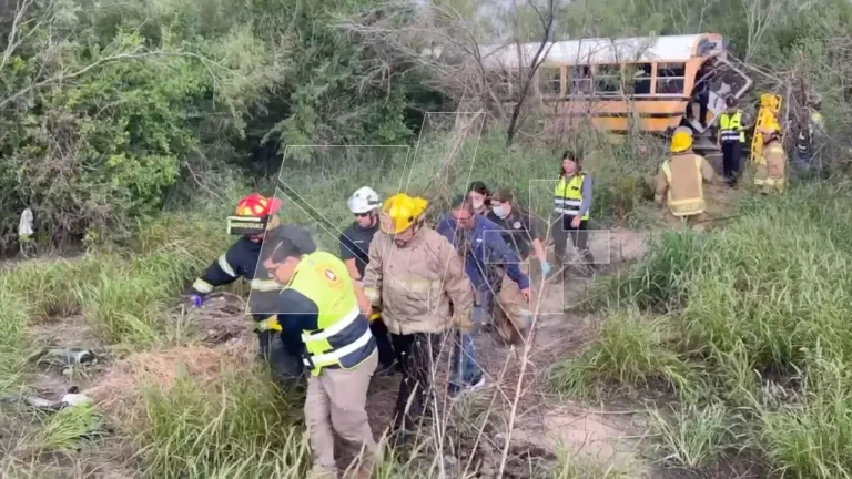 estudiantes-heridos-choque-trailer-transporte-escolar-reynosa_0