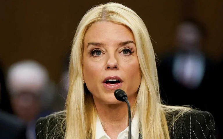 pam-bondi-fiscal-estados-unidos-rts-05022025