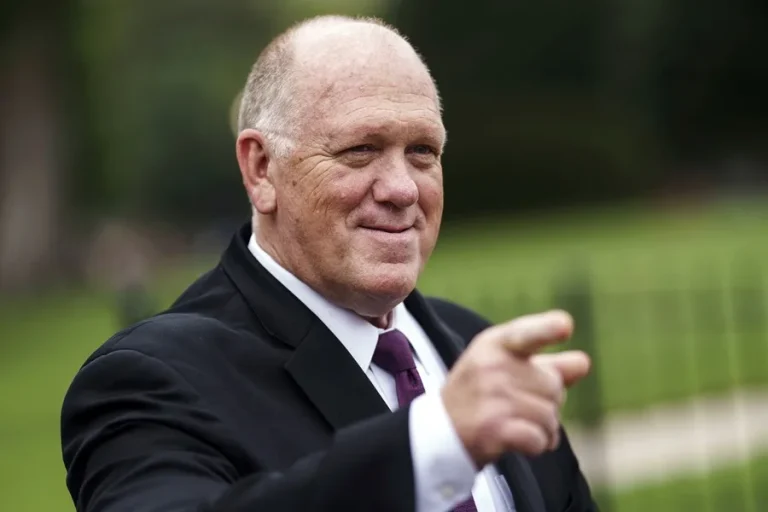 wol001-usa-government