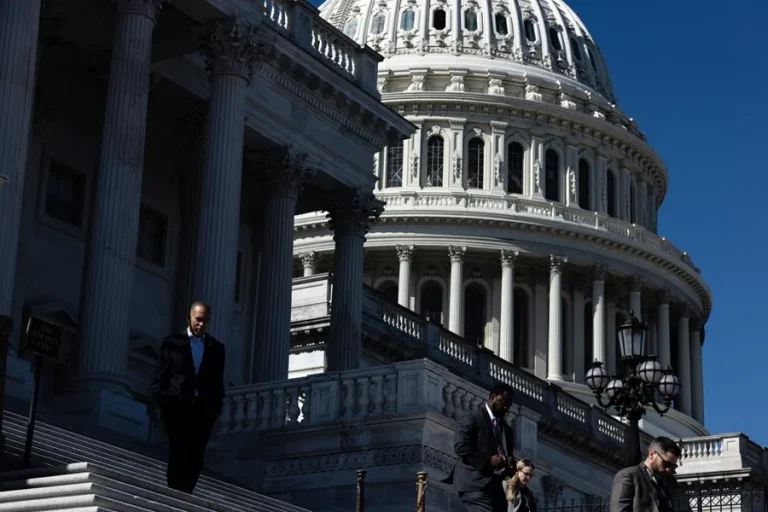 arl10-usa-government-shutdown