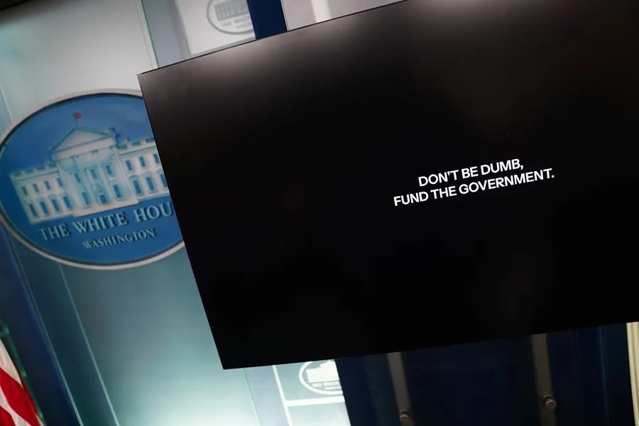 cierre-de-gobierno-2 El cierre de Gobierno en Estados Unidos deja los primeros despidos, retrasos y amenaza a las tropas