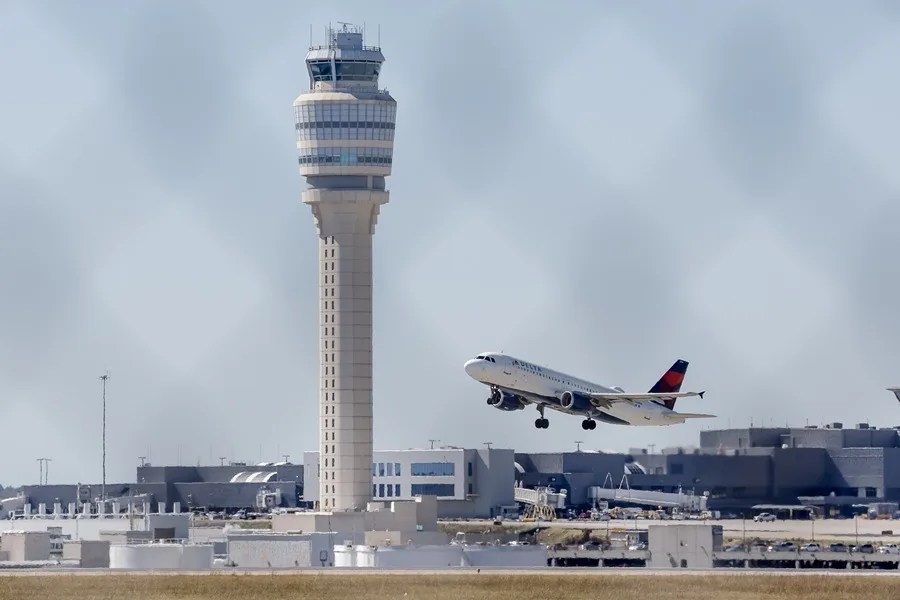 cierre-de-gobierno-3 El cierre de Gobierno en Estados Unidos deja los primeros despidos, retrasos y amenaza a las tropas