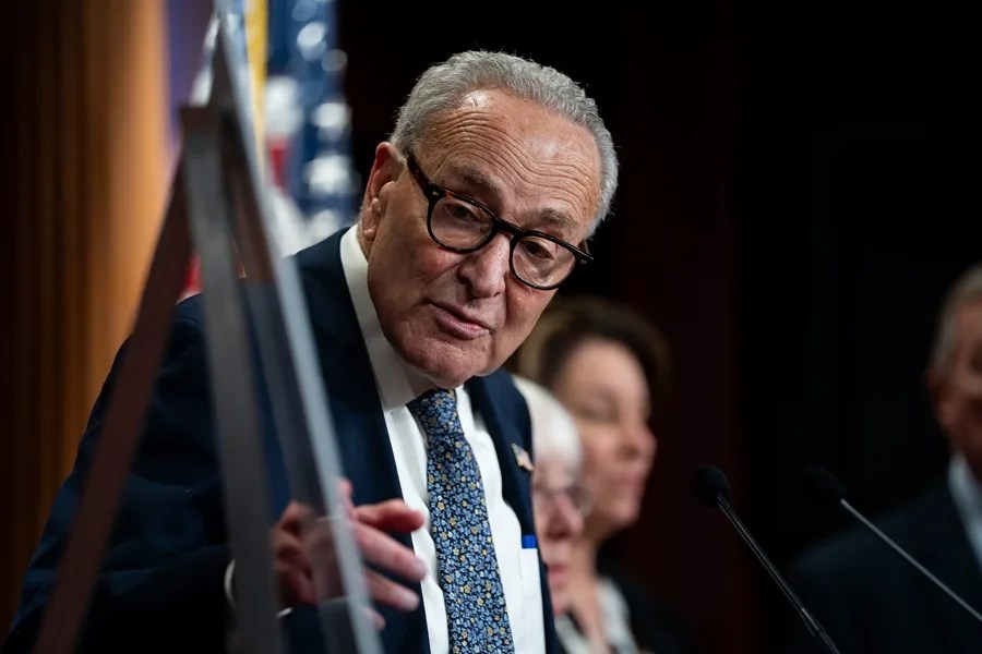 Los republicanos culpan a los demócratas del cierre del Gobierno y estos dicen que no cederán