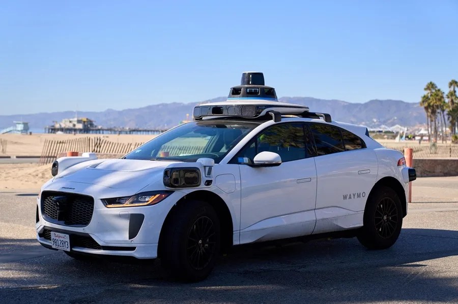 ea4011-usa-waymo