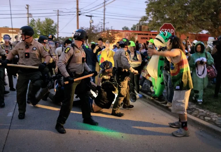 epa7444-usa-chicago-immigration-protest
