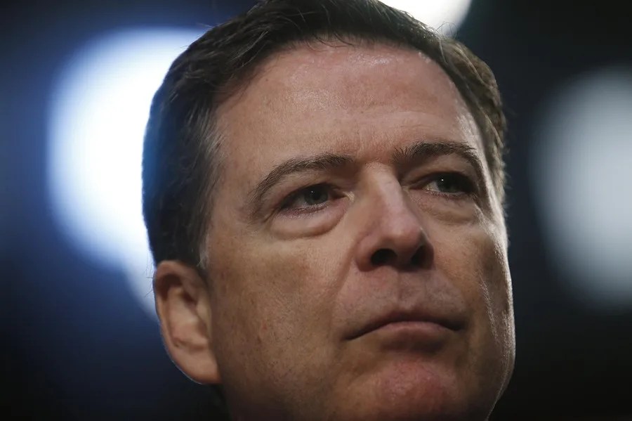 El exdirector del FBI James Comey.