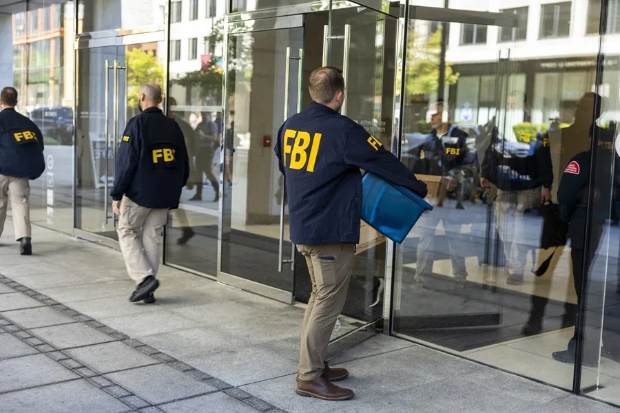 fbi-bolton La imputación a Bolton acelera el cerco de Trump contra sus críticos