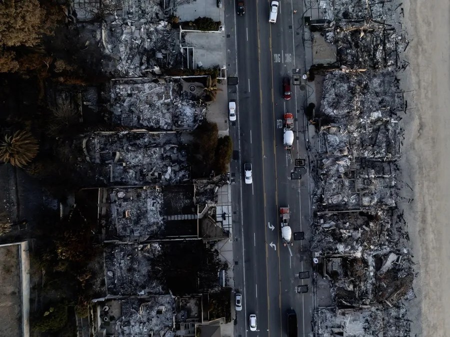 Arrestan a un hombre por el incendio de Palisades, en California, que dejó doce muertos