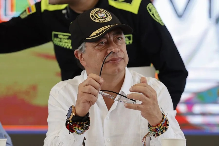 obj_20251015t214123s0020i_1_1_1_9_7_6 Petro EE.UU.