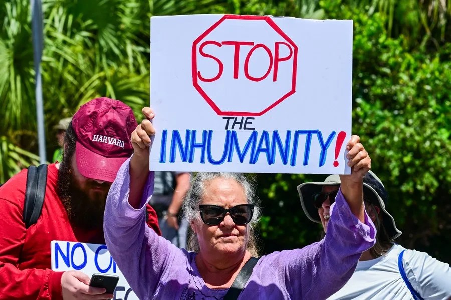 Los centros de detención Deportation Depot y Alligator Alcatraz se afianzan como los modelos migratorios de Florida (EE.UU.)