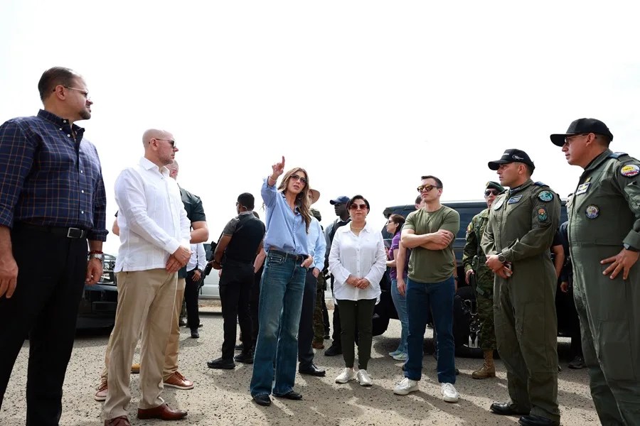 La secretaria de Seguridad de EE.UU. evalúa la zona para una posible base en la costa de Ecuador